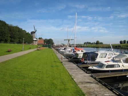 Aanlegplaatsen voor de brug Recreatiecentrum Ad Nooren